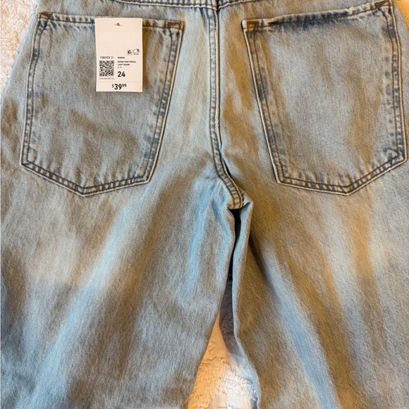 Forever 21 High Rise Wide Leg Distressed Jeans Size 24 in/ equivalent to 0 - Picture 6 of 6